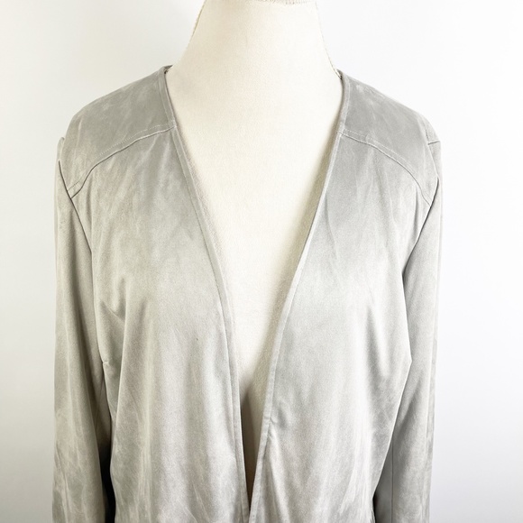 Chicos Gray Faux Vegan Suede Fringe Jacket Open Front Western Boho Sz 2 = Large - Picture 2 of 9